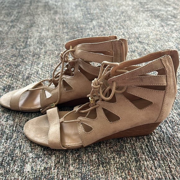 Nude lace up sandals - Picture 2 of 6